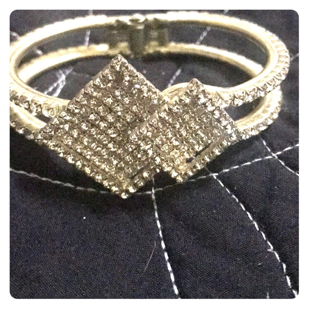 Jeweled bracelet